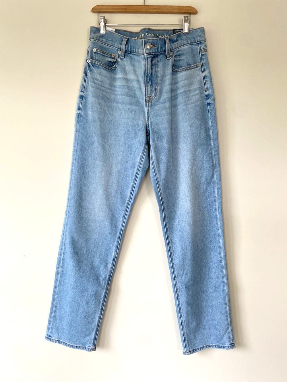 NWT American Eagle Jeans Women's 4 Super High-Rise Straight Light Wash Stretch